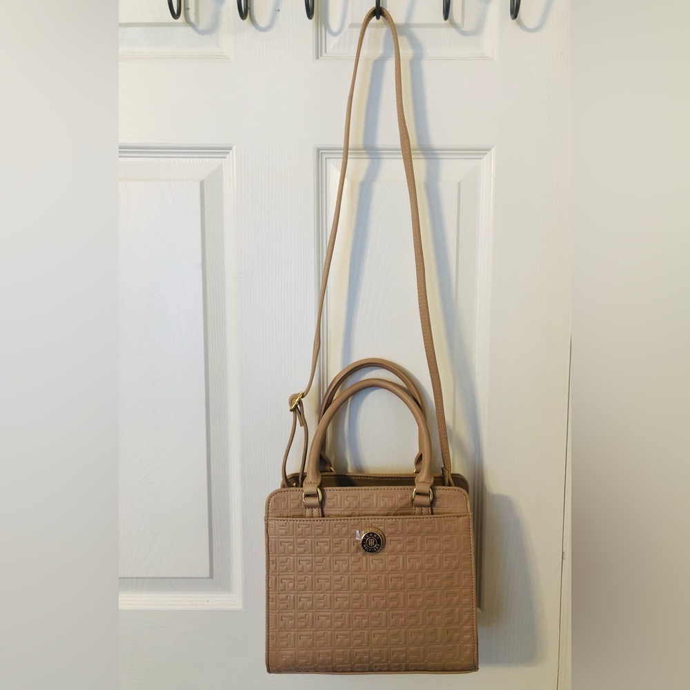 Tommy Hilfiger purse - Picture 2 of 6